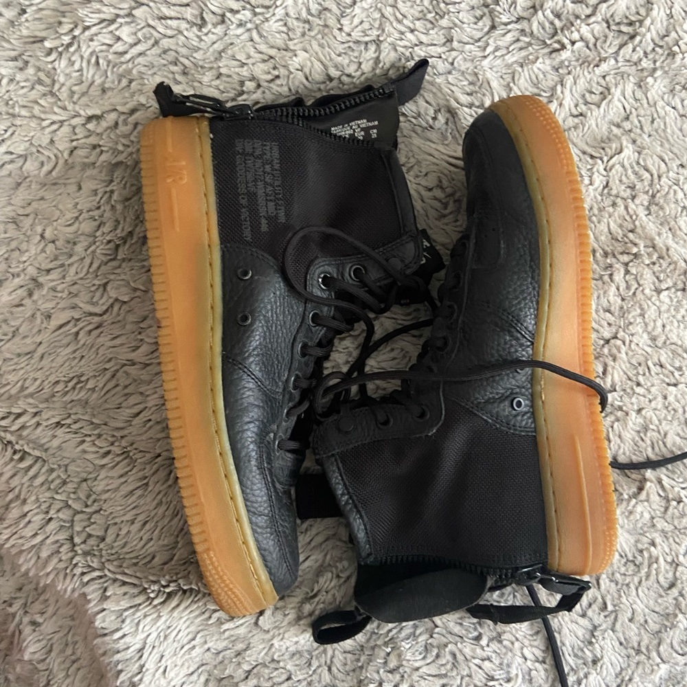 nike urban utility shoes